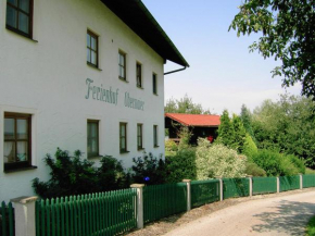 Отель Ferienhof Obermaier  Бад-Бирнбах